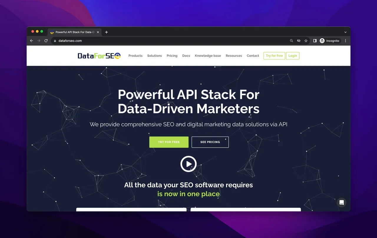 die Homepage von DataForSEO mit dunklem Farbthema